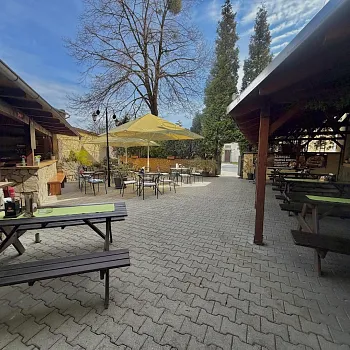 Zámecká restaurace Paskov